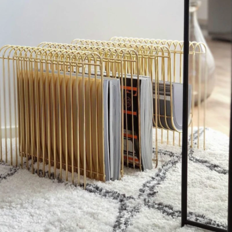 Simple Newspaper and Magazine  - Lighting And Decor Magazine recension och pris